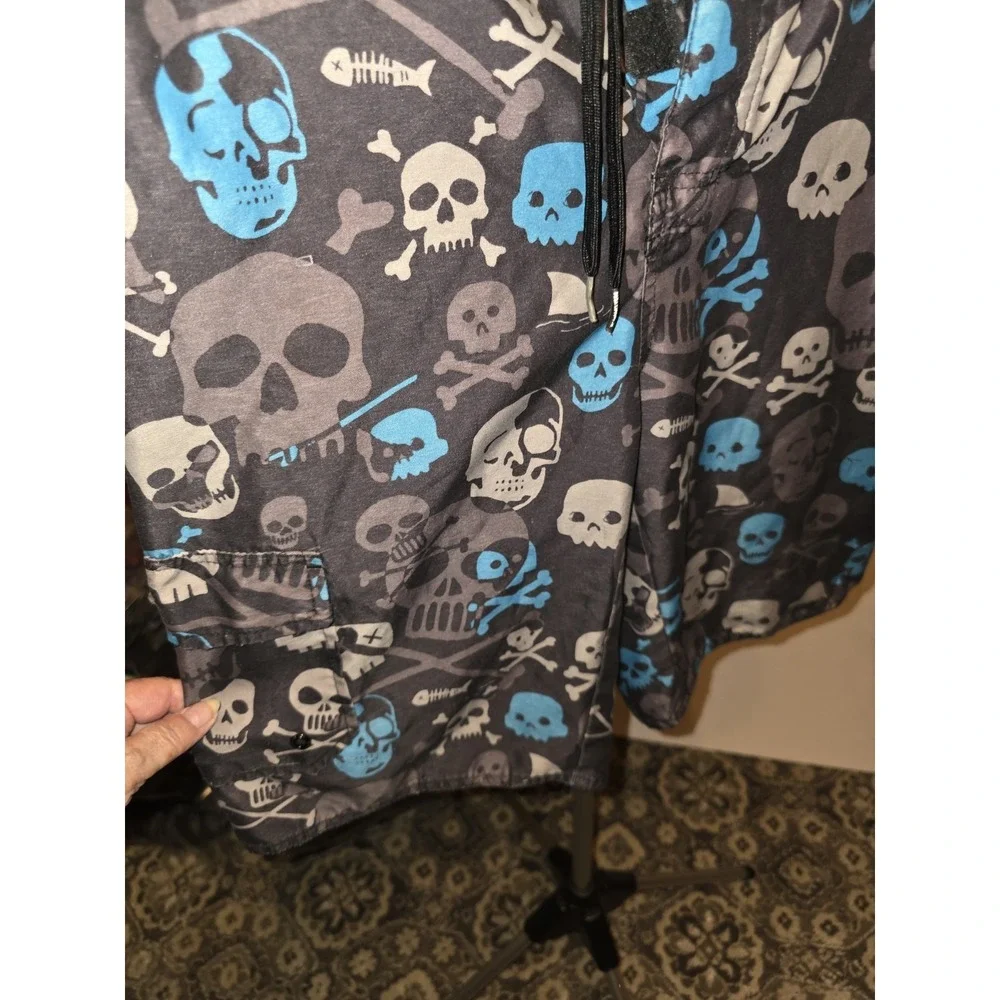 Hang Ten‎ Boys Large Swim Trunks. Skulls, 15-18
